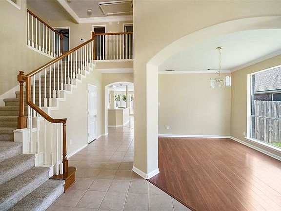 3rd image of 10215 Elm Bluff Ct