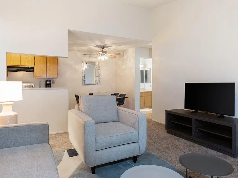 Monte Vista Apartments — Photo 5