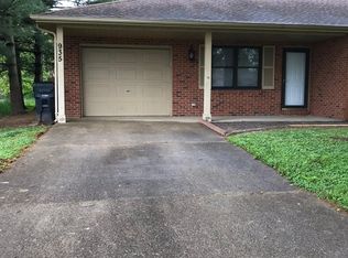 935 Cool Valley Dr, Belleville, IL 62220
