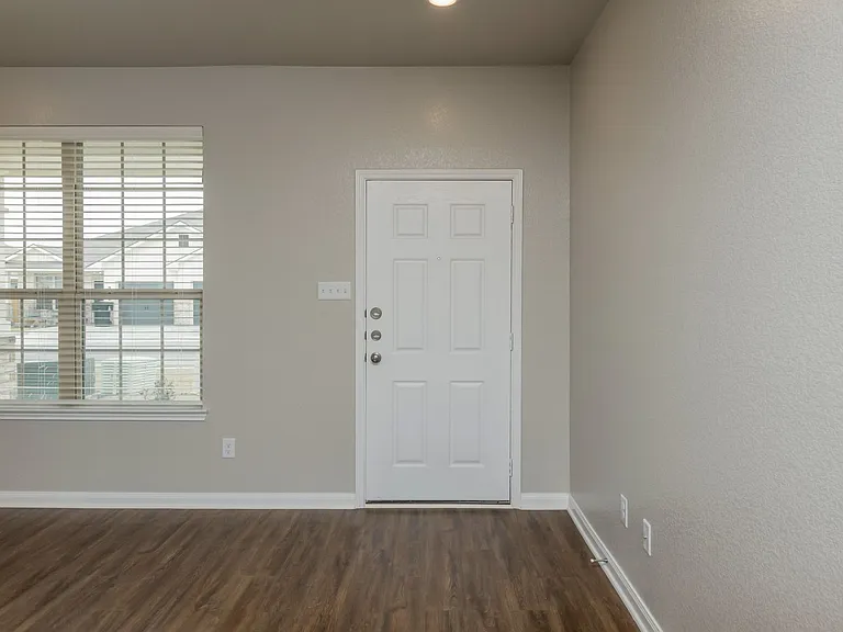 1515 Case Rd — Photo 2