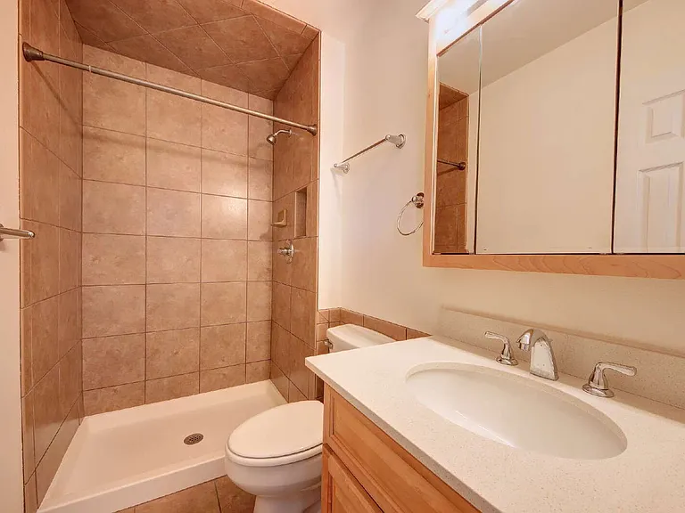 7490 Churchwood Cir — Photo 14