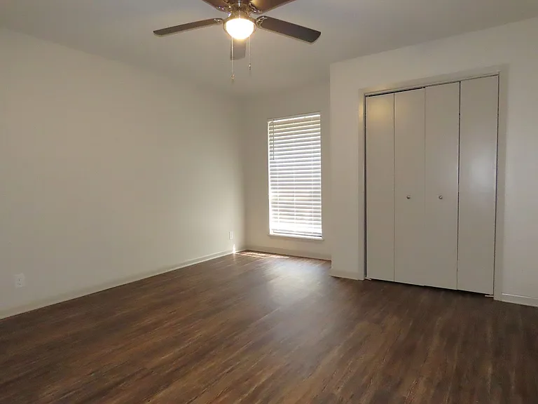 704 Kelli — Photo 24