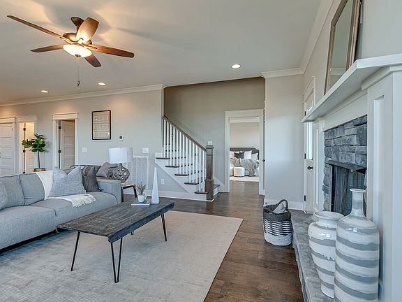 5th image of 3299 Vinemont Dr