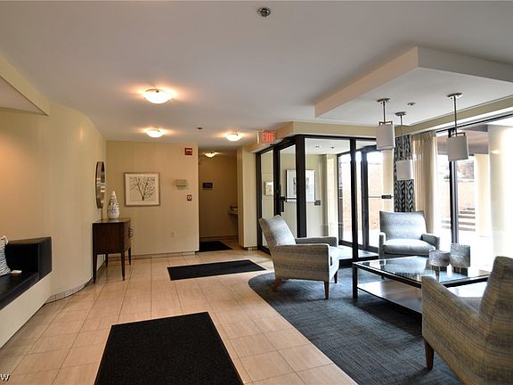2nd image of 120 Fox Hollow Dr APT 303C