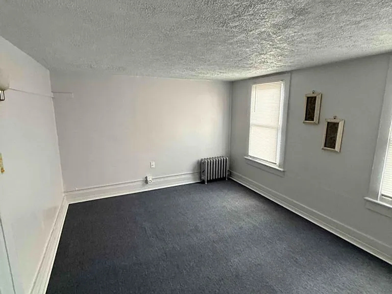 148 S Van Buren Ave — Photo 6