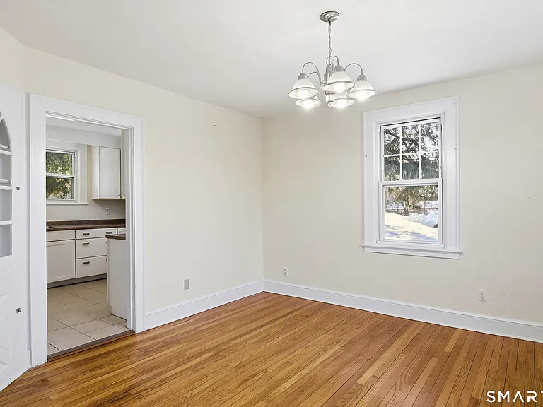 815 E Main St — Photo 12