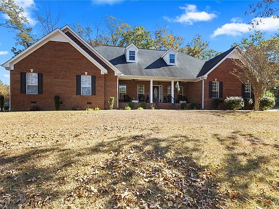 4th image of 1038 Cahaba Rdg