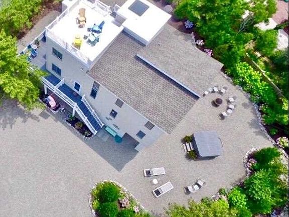 3rd image of 145 Long Beach Blvd