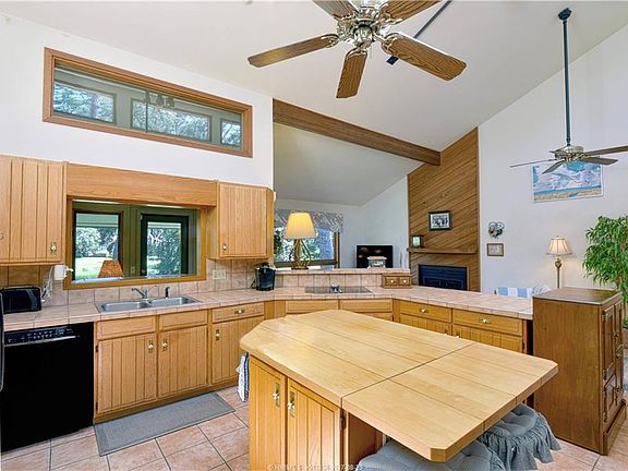 5th image of 54 Planters Wood Dr