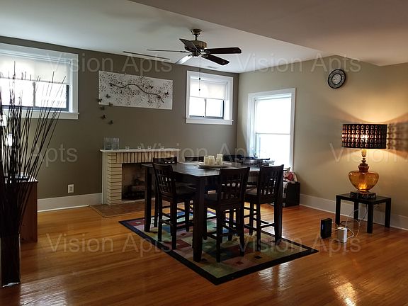 3rd image of 5828 N Kenmore Ave