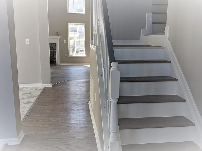411 Hanrahan Ct SE — Photo 28
