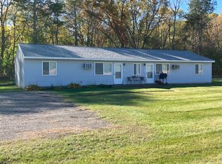 9013 Cedar Lake Rd, Pinckney, MI 48169