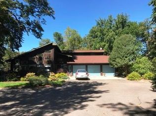 902 Bay Dr SE, Forest Lake, MN 55025