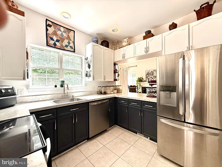 8 Woodmont Ct — Photo 6