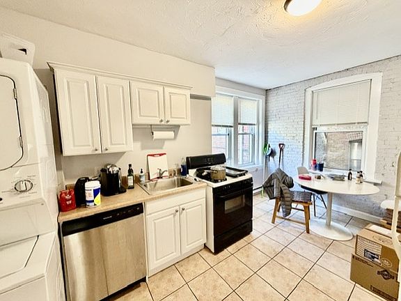 2nd image of 11 Foster St APT 4