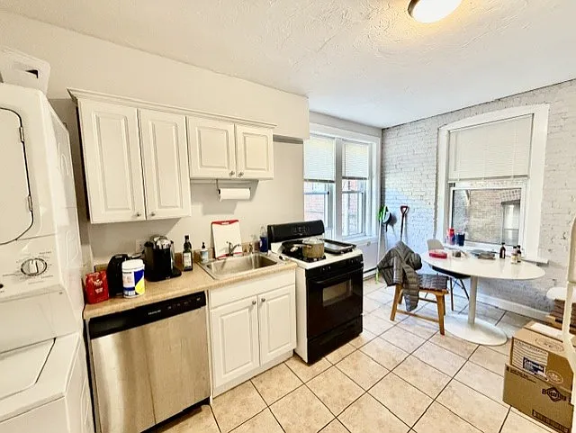 11 Foster St #4 — Photo 2