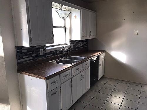 4th image of 615 Deloris Dr