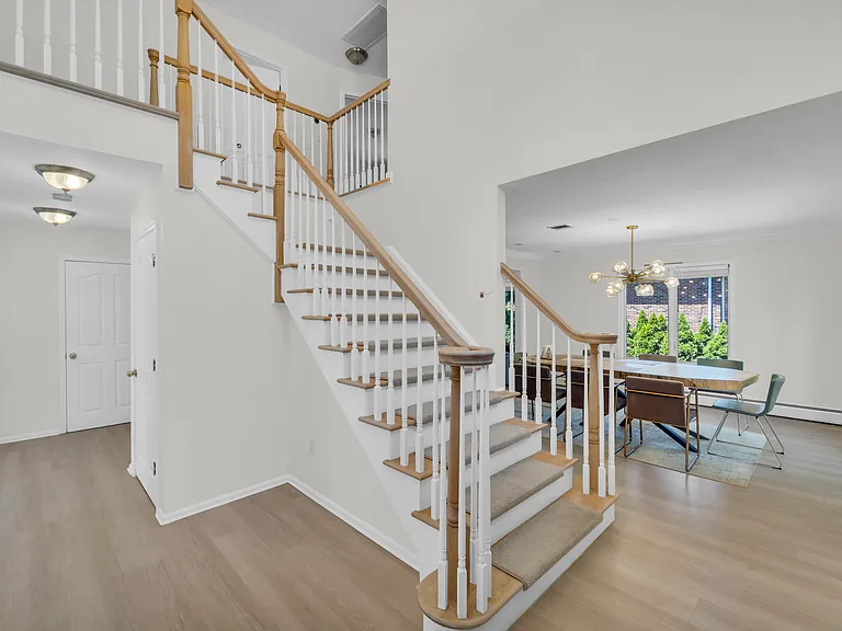 290 Mohegan Way — Photo 12