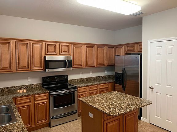 4th image of 1484 Bentley Cir