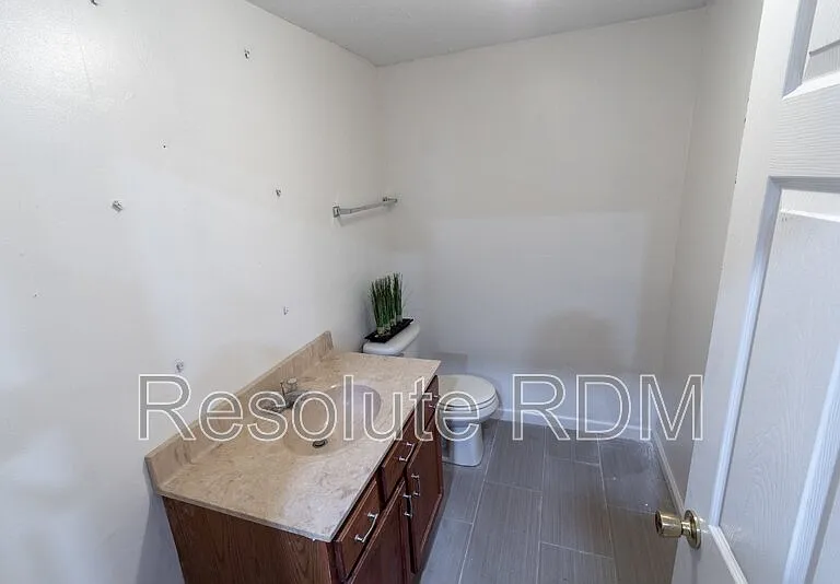 1920 Sugar Grove Ave — Photo 17