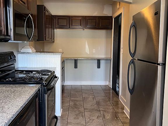 4th image of 3306 Burt St APT 3