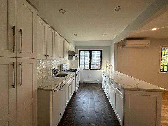 5th image of 4318 Orient Ave #2
