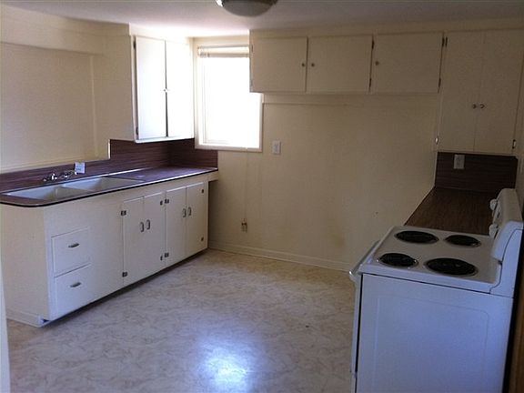 3rd image of 113 N Hawthorne Dr
