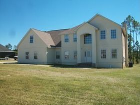 1st image of 18092 Robinwood East Dr