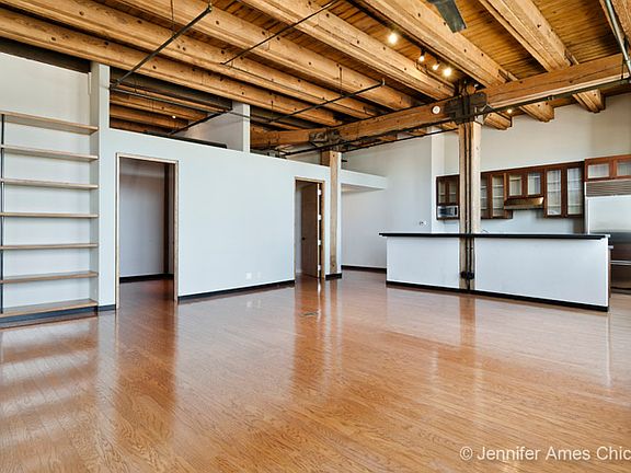 3rd image of 1147 W Ohio St Suite 502