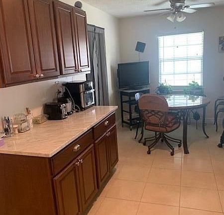 3rd image of 375 Garden Blvd