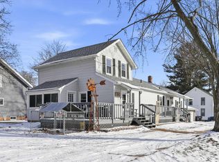 405 E Pine St, New London, WI 54961