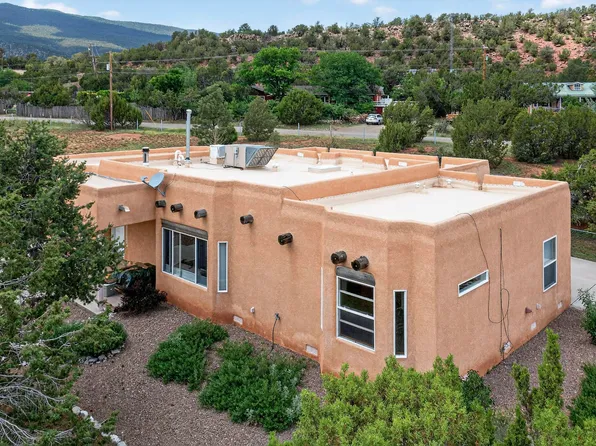 62 Primera Agua Rd, Tijeras, NM 87059