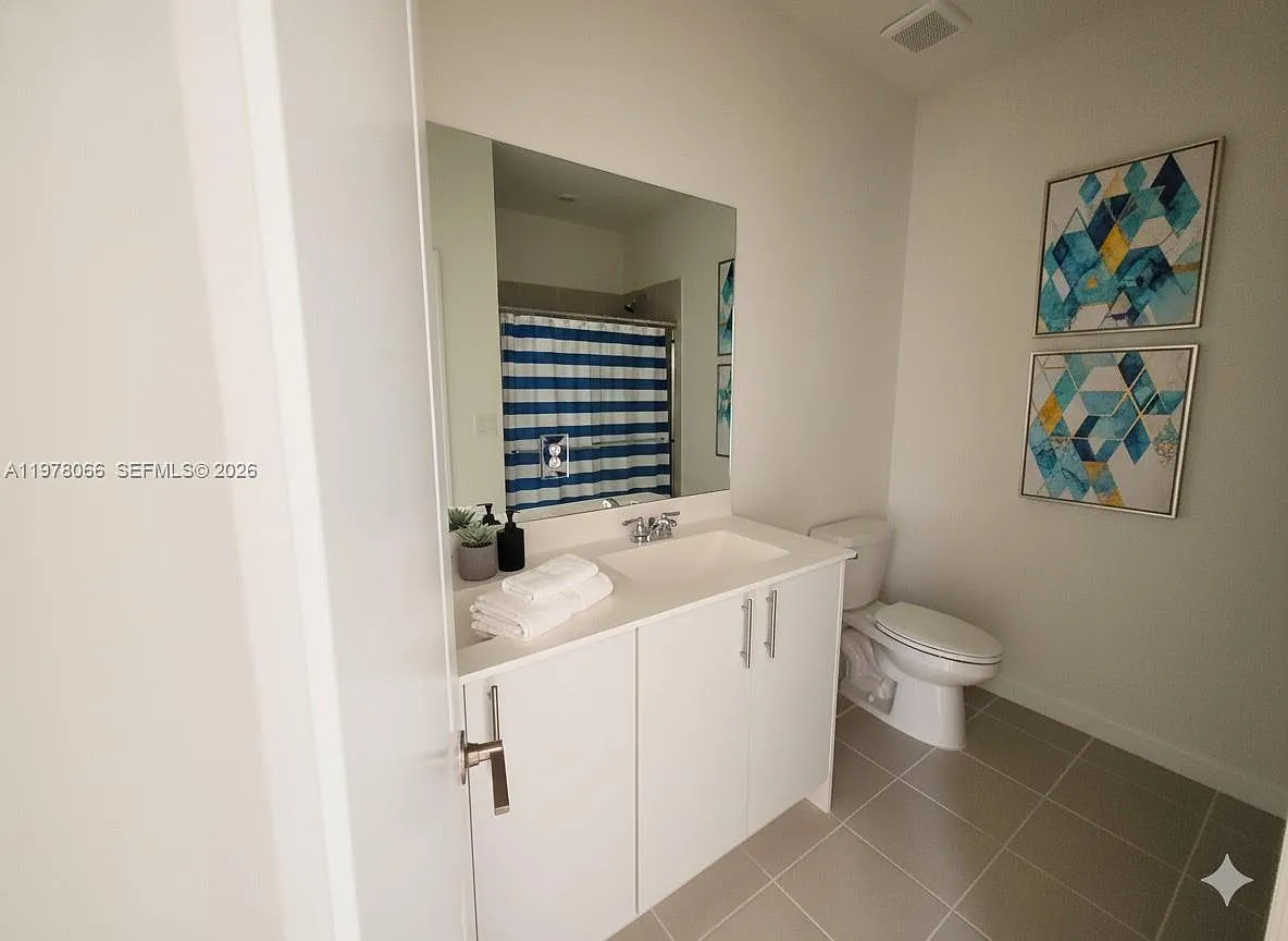 4 bed, 1633 sqft, $3,000 — Photo 3