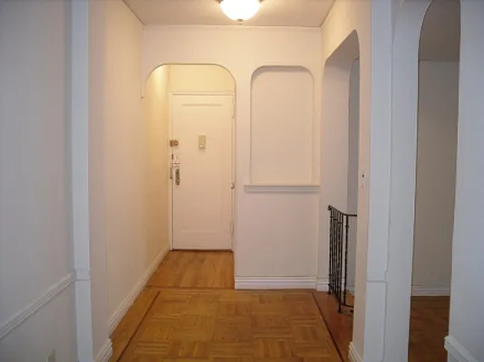 Rented by Metropolitan Equities | media 28