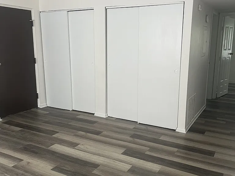 1038 Cherry Dr #5 — Photo 3