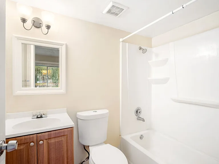 7100 Waterside Dr — Photo 9