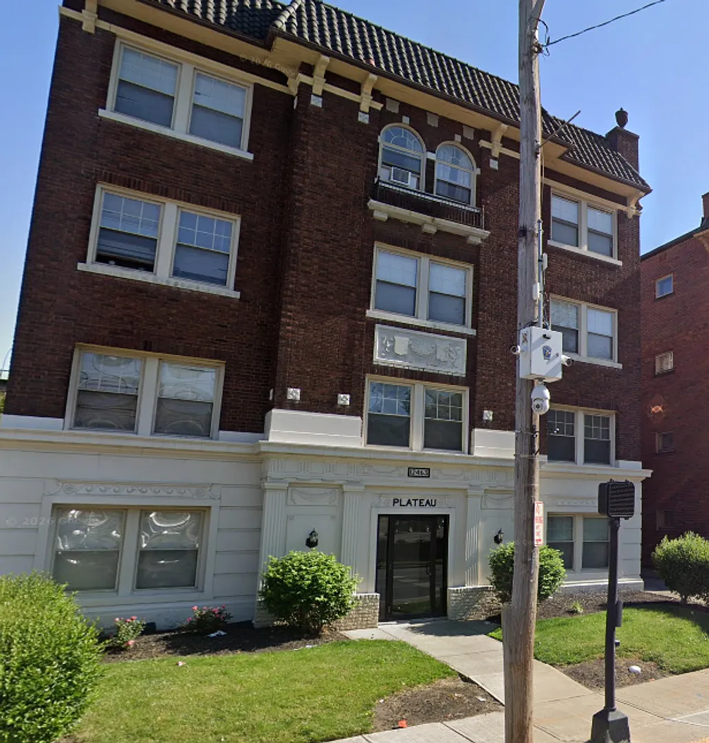 Plateau Apartments — Photo 1