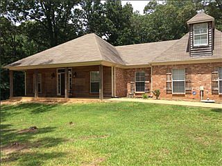 1st image of 749 Forest Woods Dr