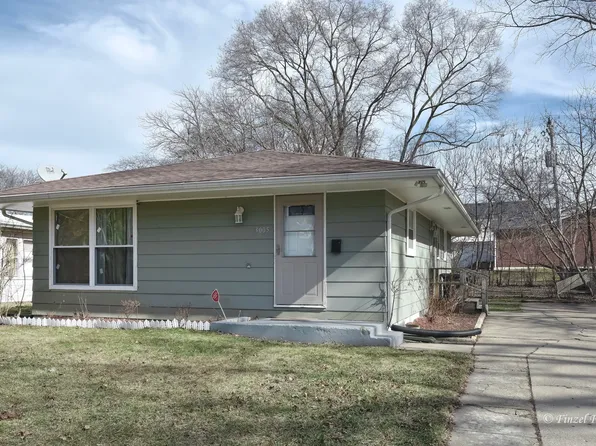 3005 Elisha Ave, Zion, IL 60099