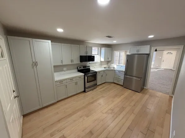 1554 Scharpe St, Houston, TX 77023