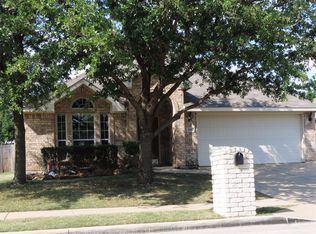 3913 Cedar Falls Dr, Fort Worth, TX 76244