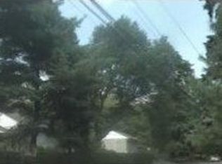 31 Oregon Dr, Huntington Station, NY 11746