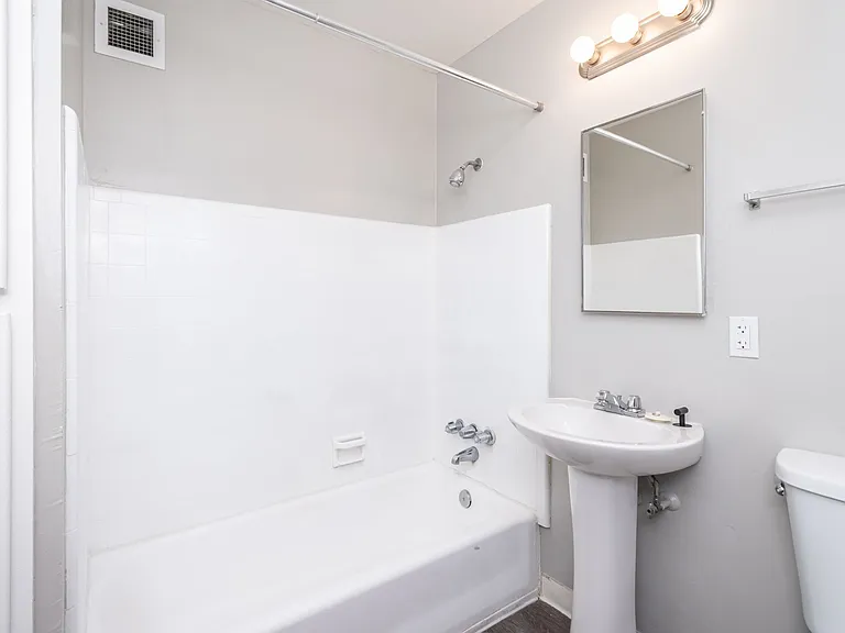 Affordable Living in the Heart of Sacramento! — Photo 14