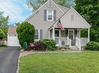 33 Algonquin Dr, Cranford, NJ 07016