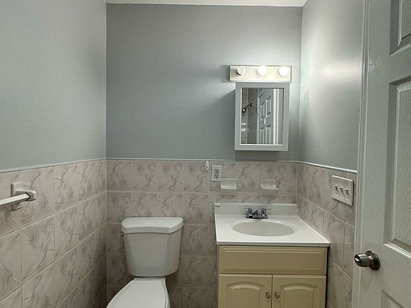 4th image of 458 Bergen Ave #3