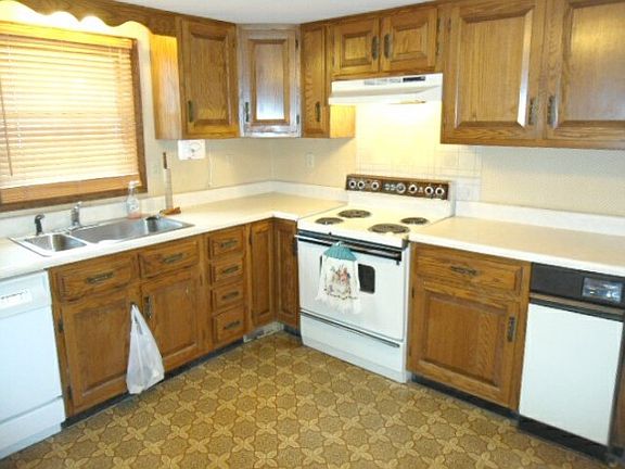5th image of 4512 E Rosewood Rd