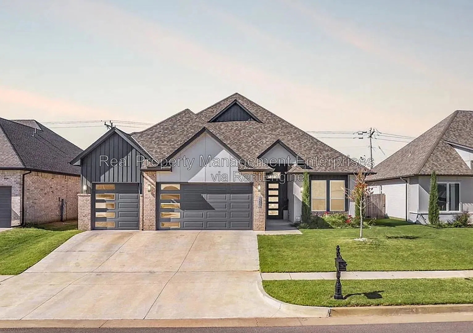 4 bed, 3.0 bath, 2359 sqft, $2,800 — Photo 1