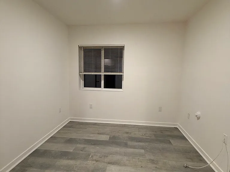 14243 Victory Blvd #5 — Photo 7