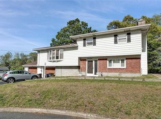 31 Valleyview Rd, Elmsford, NY 10523