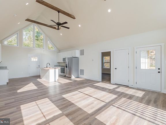 3rd image of 213 Locust Dr